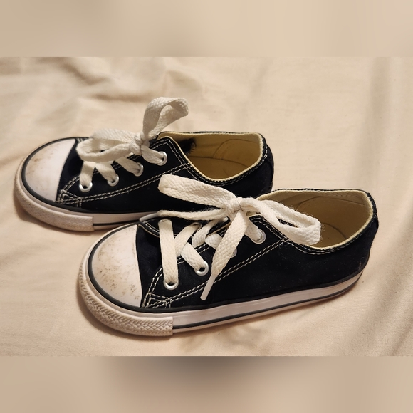 Converse Kids Size 8 - Picture 1 of 6